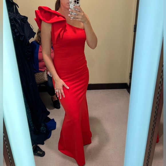 AQUA One-Shoulder Ruffle Formal Gown - Picture 4 of 11